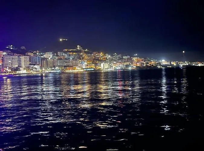 Ensar Aparatament's 公寓 *